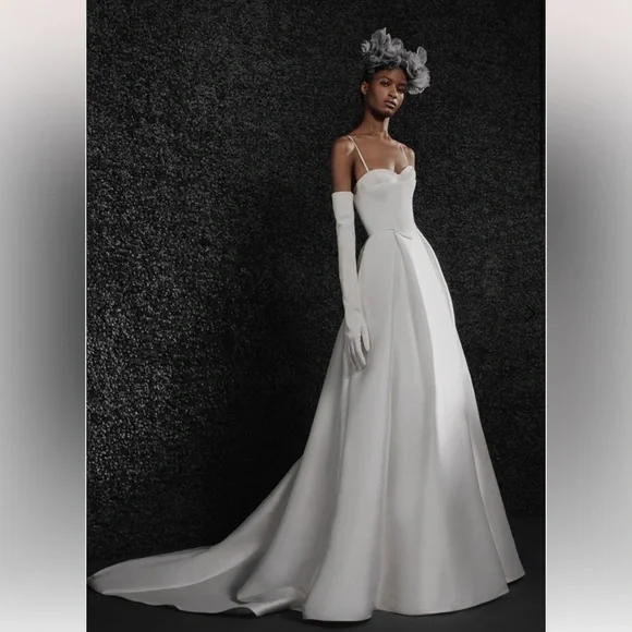 ホロウェディング　常闇トワ賞　Wedding Dress Style Amazon.co.jp: 一番くじ ホロ*ライブ Wedding Dress Style 常闇